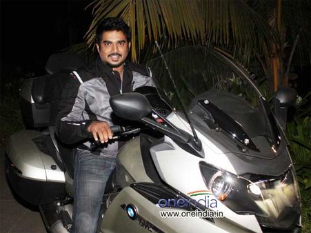 माधवन के साथ अर्जुन-आलिया ने भी कहा बेहतर भारत के लिए वोट करें!