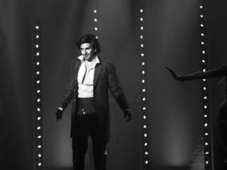 रणवीर सिंह के कंडोम एड ने मचाया तहलका, डेढ़ लाख से ज्यादा मिले क्लिक