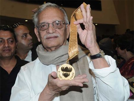 फाल्के अवॉर्ड की खुशी में कुछ बोल ही नहीं पाए गुलजार