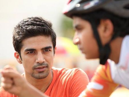 आंखों में आंसू लाएगी, होंठों पर मुस्कुराहट- हवा हवाई ट्विटर रिव्यू