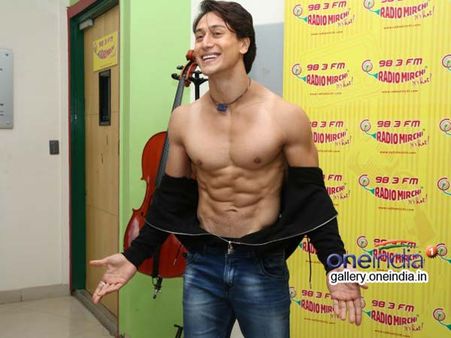 टाइगर श्रॉफ कर सकते हैं हेयर रिमूवल क्रीम का विज्ञापन, चिकने जो हैं