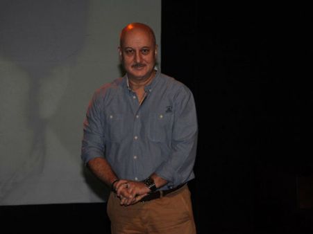 सारांश के रुप में महेश भट्ट ने दिया अनुपम तोहफा- अनुपम खेर