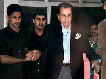 बिग बी-आमिर का तोहफा, लांच करेंगे दिलीप कुमार की जीवनी