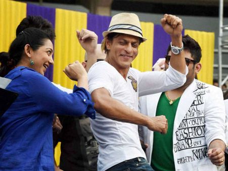 मुंडा के निधन पर जश्न में डूबे शाहरूख को जमकर मिल रही हैं मां-बहन की गालियां