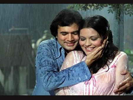 Pictures- बॉलीवुड के हॉट- सेक्सी बारिश के गाने