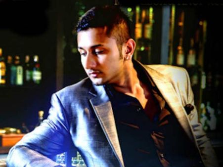 Video: 'इसे कहते हैं हिपहॉप' में अपनी दास्तां सुना रहे हैं हनी सिंह..