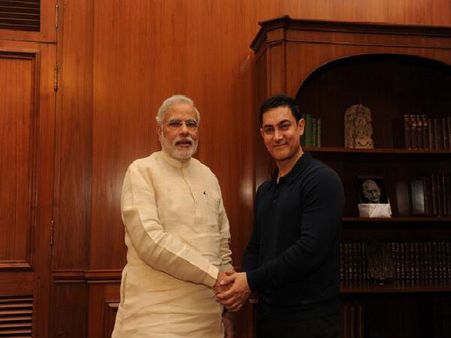 जनता की परेशानियों के लिए आमिर मिले पीएम मोदी से