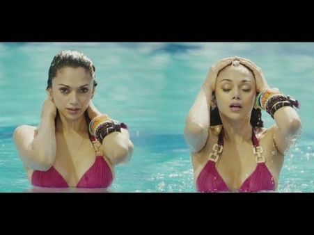 बिकनी, किस और इंटिमेट सीन के बाद भी असफल है अदिति