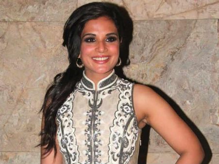 `मैं और चार्ल्स` के लिए बोलीं रिचा.. मेरे पास मां है...