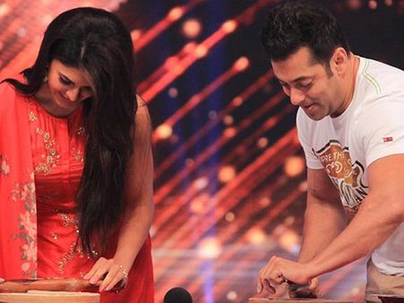 Pics:सलमान-जैकलीन ने झलक दिखला जा-7 के मंच पर सेंकी रोटियां