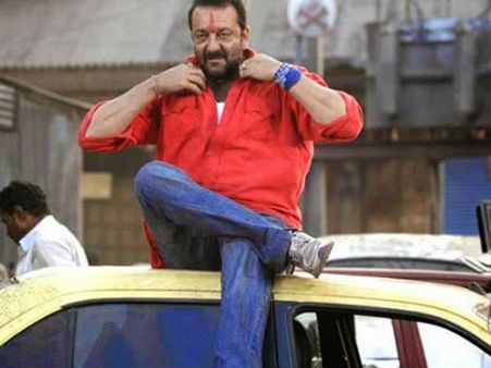 विवादों से हमेशा रहा बर्थडे ब्यॉय संजय दत्त का नाता