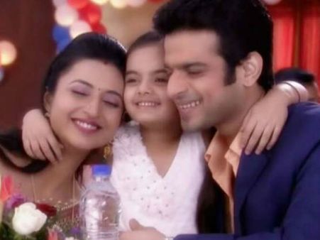 Pics: ये है मोहब्बतें.. के 200 एपीसोड पूरे..इशिता-रमन ने जीता दिल