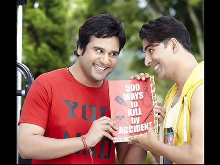 अक्षय के तो जैकलीन लग गये- एंटरटेनमेंट फिल्म रिव्यू