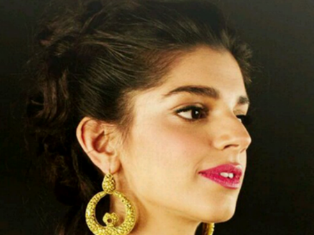 काफी सेक्सी है पाकिस्तान अदाकारा सनम सईद, देखें तस्वीरें