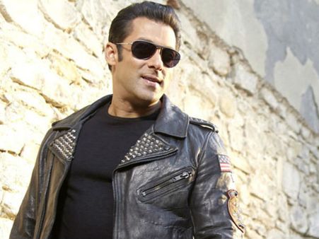 सस्पेंस खत्म: 'बिग बॉस 8' को होस्ट करेंगे सलमान खान, करजत में प्रोमो शूट