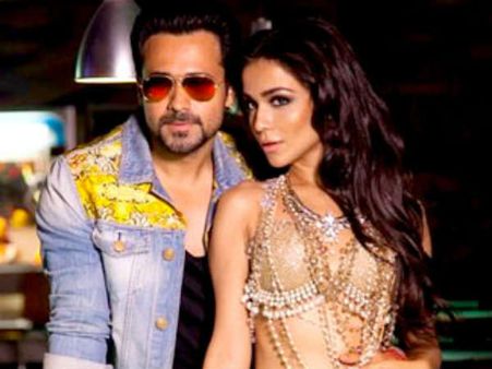 Video: रूमानियत से भरा है 'कभी रूहानी कभी रूहानी'..बस खो ही जाओगे..