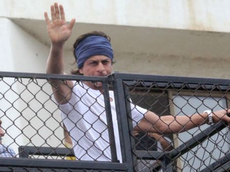 कान्हा के रंग में रंगा बॉलीवुड, सबने कहा .'गोविंदा आला रे'..