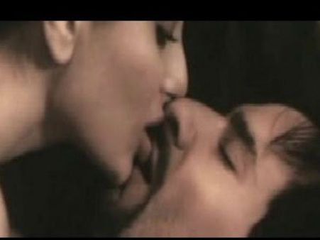 Pics:प्यार की खातिर सेलिब्रिटीज ने बदला अपना धर्म