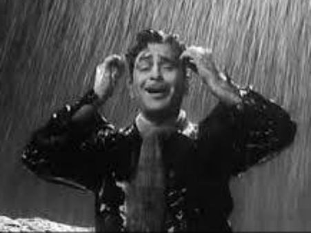 इन गानों का मतलब तो पता नहीं लेकिन नचाते बहुत हैं