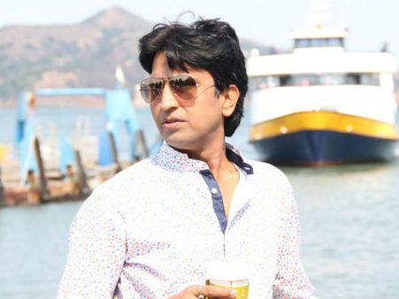 बिग बॉस के लिए कुमार विश्वास ने रखी शर्त, कलर्स ने ठुकरायी