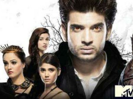 15 रीटेक में पूरा हुआ चेतना-करण का लिपलॉक