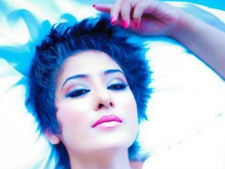 Pics: कैंसर के बाद की मनीषा से भी हो जायेगा आपको ILU-ILU