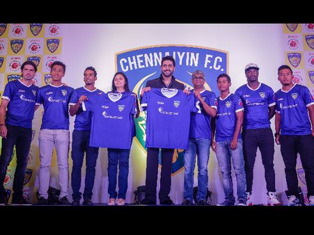 चेन्नई टीम के लिए अभिषेक ने लांच की जर्सी