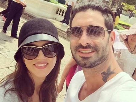 पति डेनियल संग थाइलैंड व बैंकॉक में मस्ती करती हॉट सन्नी