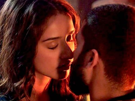 भारत की एकता-अखंडता को चोट पहुंचाने वाले हैदर को हाईकोर्ट का नोटिस