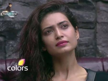 बिग बॉस 8- अली ने संभाली कमान, मनीषा-सोनी को याद आया स्कूल