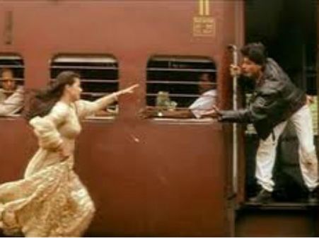 क्या आपने देखा है ये रेल रोमांस?