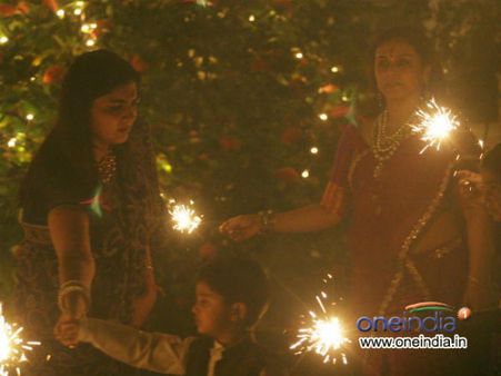 बॉक्स ऑफिस पर धमाका, फिर स्क्रीन पर क्यों नहीं फूटते पटाखे!