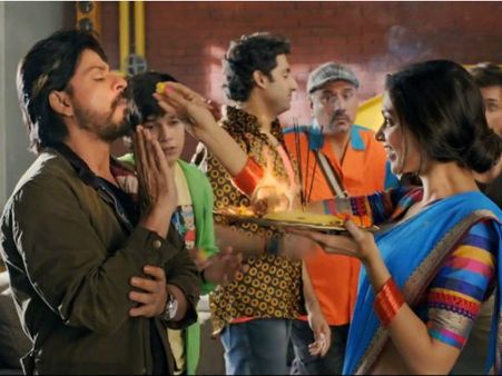 हैप्पी न्यू ईयर फिल्म प्रिव्यू- मोहिनी की अदाएं और चार्ली का एक्शन