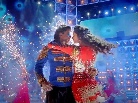 हैप्पी न्यू ईयर फिल्म के किरदार ही नहीं निर्माता भी हैं चोर!