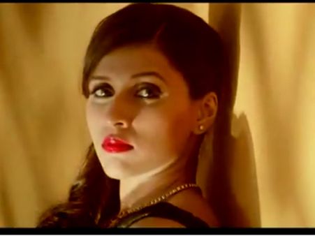 Video:'जिद' का नया गाना 'सांसों को' रिलीज, मनारा ने जमकर किया एक्सपोज