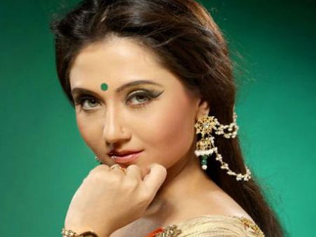 चोरी करते पकड़ी गईं डिटेक्टिव सुशांत सिंह राजपूत की girlfriend!