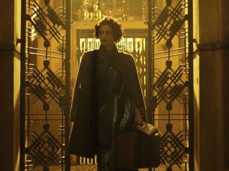 OMG दुकान में चोरी करते पकड़ी गयीं स्वस्तिका