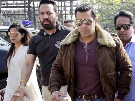 शादी की तैयारियों से समय निकालकर सलमान अदालत में पेश