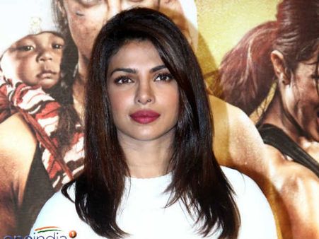 प्रियंका चोपड़ा भी होंगी अर्पिता की शादी में शरीक