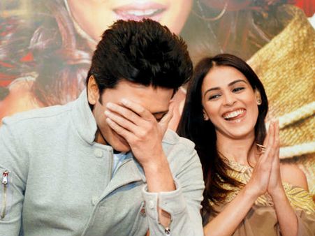 11 REASONS: रितेश - जेनेलिया हैं बॉलीवुड के CUTEST मॉम - डैड