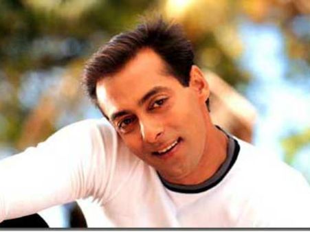 PIC: TITANIC पोज़ के साथ सलमान ने विश किया क्रिसमस...पर साथ में कौन है!