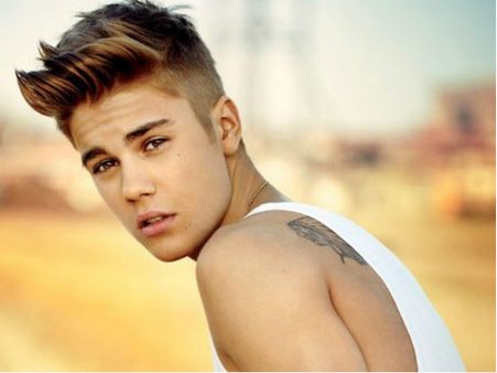 Oooo..देखिए Justin Bieber का न्यू गोल्डन लुक!