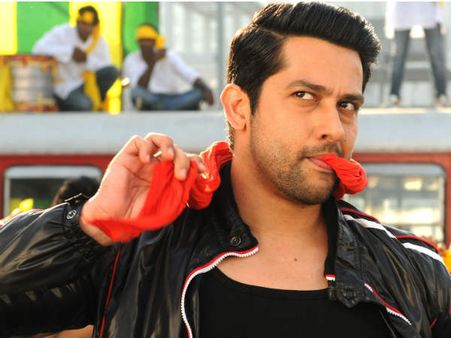 Opps..बातों बातों में आफताब ने इन्हें बताया सेक्स कॉमेडी लीजेंड