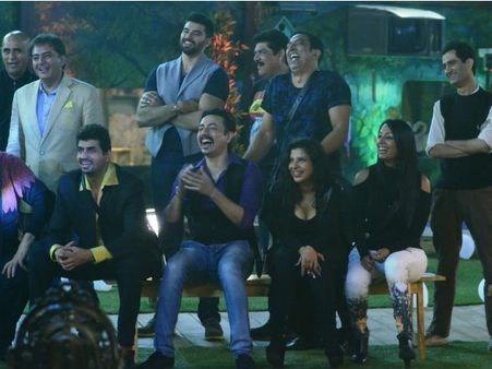 बिग बॉस 8- पति राहुल को वेटर बनकर सर्व करेंगी डिंपी!