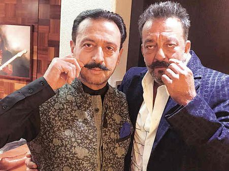 PICS:जेल से ब्रेक, छुट्टियां हों तो संजू बाबा जैसी हों...