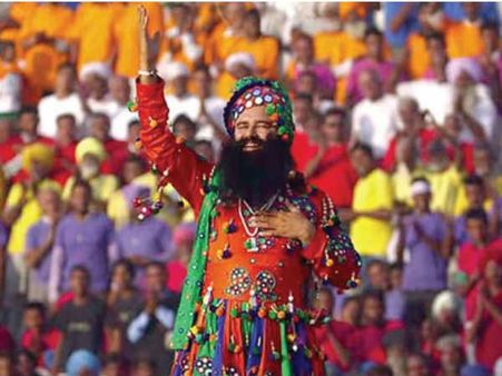 Controversy: राम रहीम की फिल्म 'मैंसेजर ऑफ गॉड' का म्यूजिक एल्बम जारी