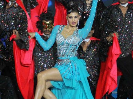 MARKET VALUE:लाखों का था जैकलीन का तीन मिनट का डांस