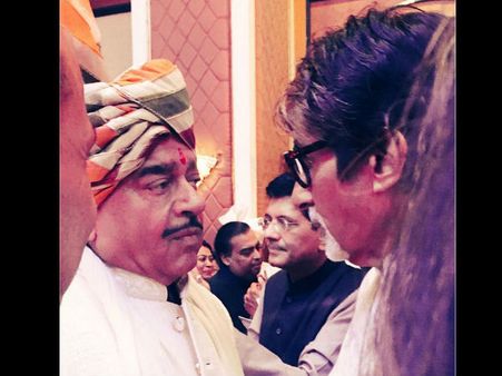 थैंक यू बच्चन अंकल जया आंटी, शादी में आने के लिए!