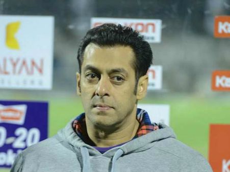 स्वाइन फ्लू से ऐसे बच रहे हैं सलमान खान, शुरू किया शूट