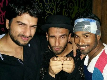 PICS: AIB कंट्रोवर्सी से क्या फर्क पड़ता है, रणवीर तो पार्टी में मस्त